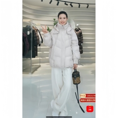 【李夫人MOMO粉丝专享】短款连帽减龄休闲时尚百搭羽绒服ZY061