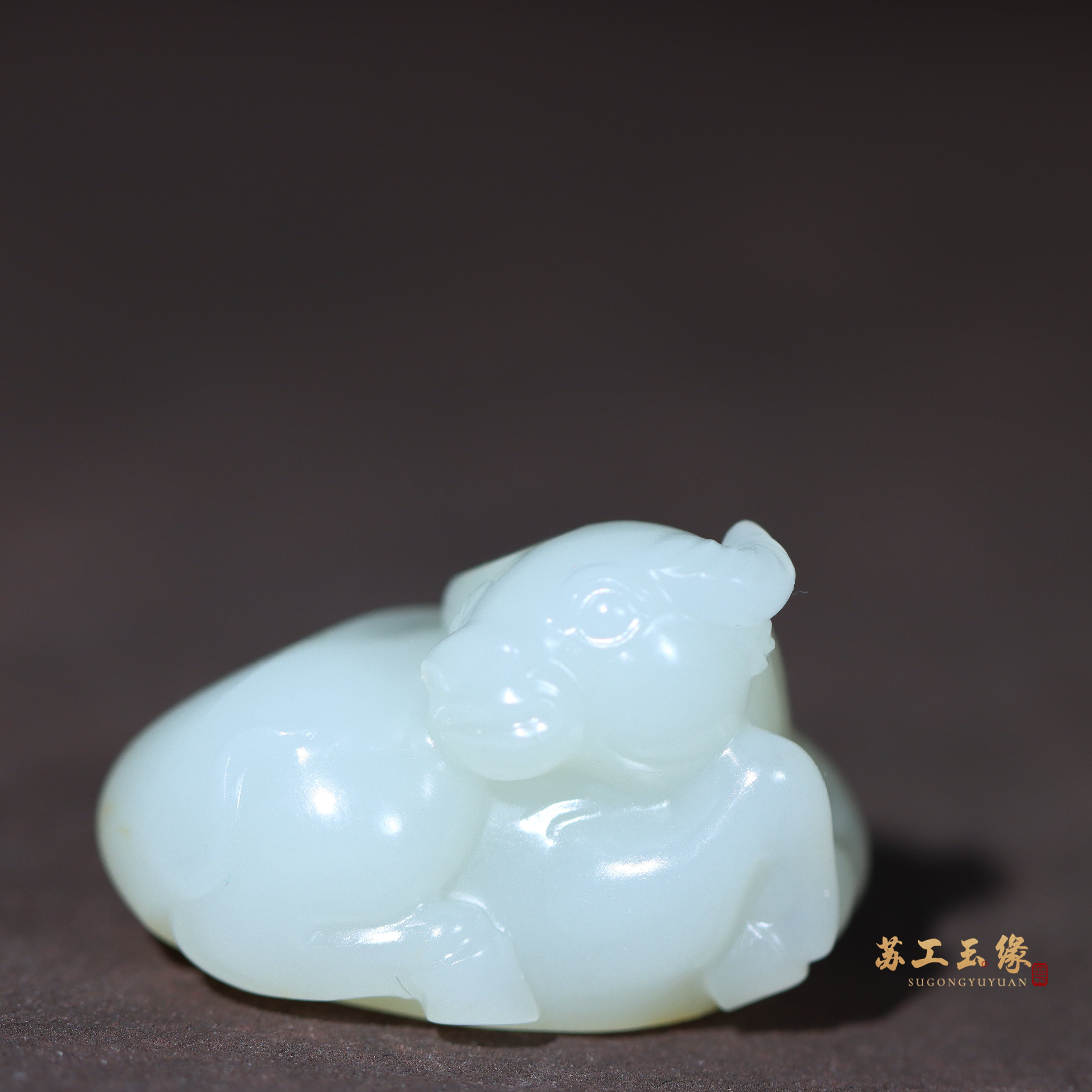 苏工玉新疆和田玉籽料白玉生肖牛