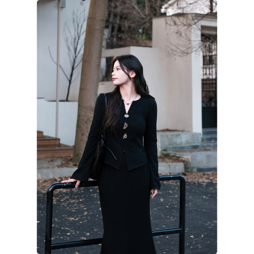 糯米子[个性开关]韩系V领正肩长袖T恤女春秋季显瘦时尚异形扣上衣