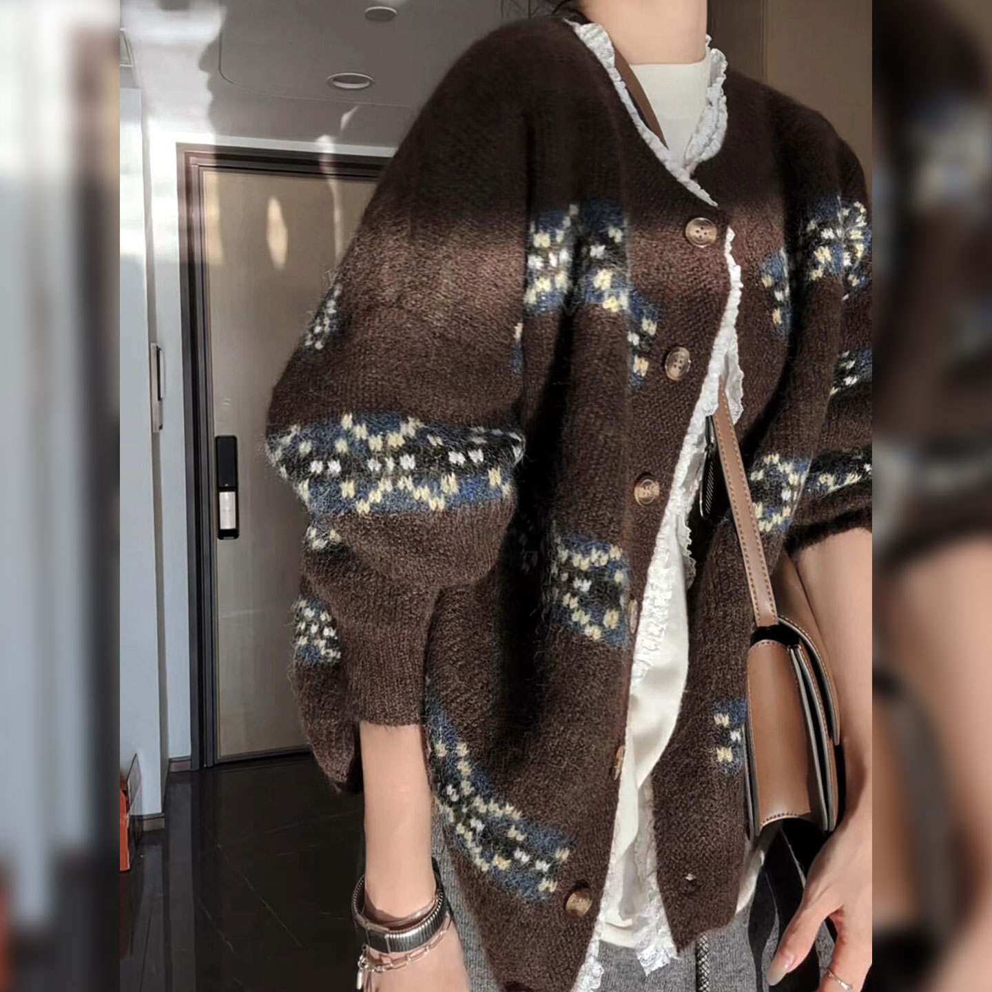 复古宽松咖色针织毛衣时尚长袖开衫显瘦圆领上衣外套2025冬季女