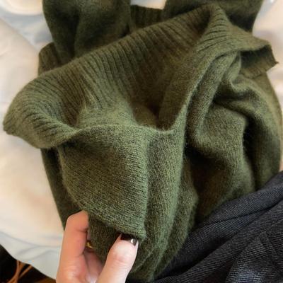 深圳南油轻奢高端货~墨绿色绵羊毛翻领毛衣女秋冬慵懒针织V领上衣