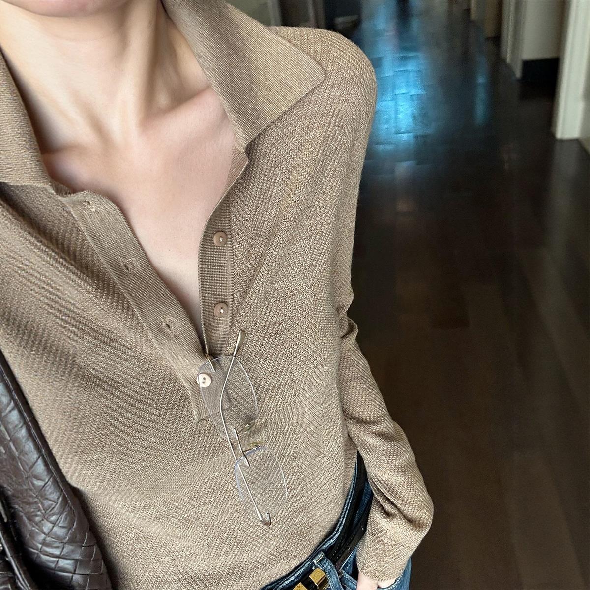 极简气质老钱polo领卡其色针织衫秋季女流行鱼骨纹羊毛修身打底衫