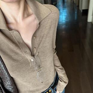 极简气质老钱polo领卡其色针织衫秋季女流行鱼骨纹羊毛修身打底衫