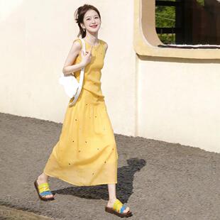 黄色爱心刺绣无袖连衣裙女2026春季新款小个子多巴胺穿搭背心裙子