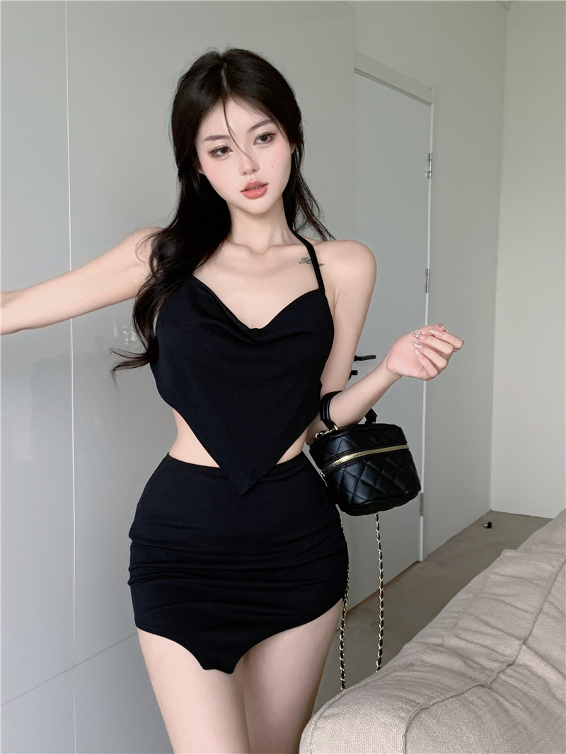 뜨거운 소녀의 섹시한 꽉 끼는 불규칙한 대형 등이없는 홀터넥 캐미솔 여성 투피스 여름 슬리밍 엉덩이 덮는 짧은 스커트
