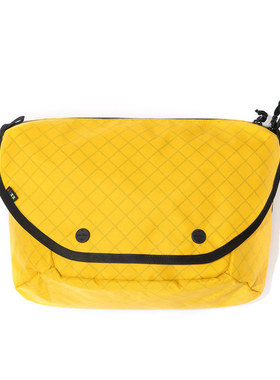 1733 Messenger Bag 9L 金黄色大容量可装14寸电脑单独隔层斜挎包