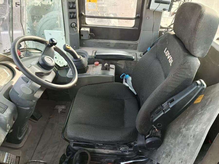 4月1日哈密雷沃装载机FL978K-H一台网络拍卖公告