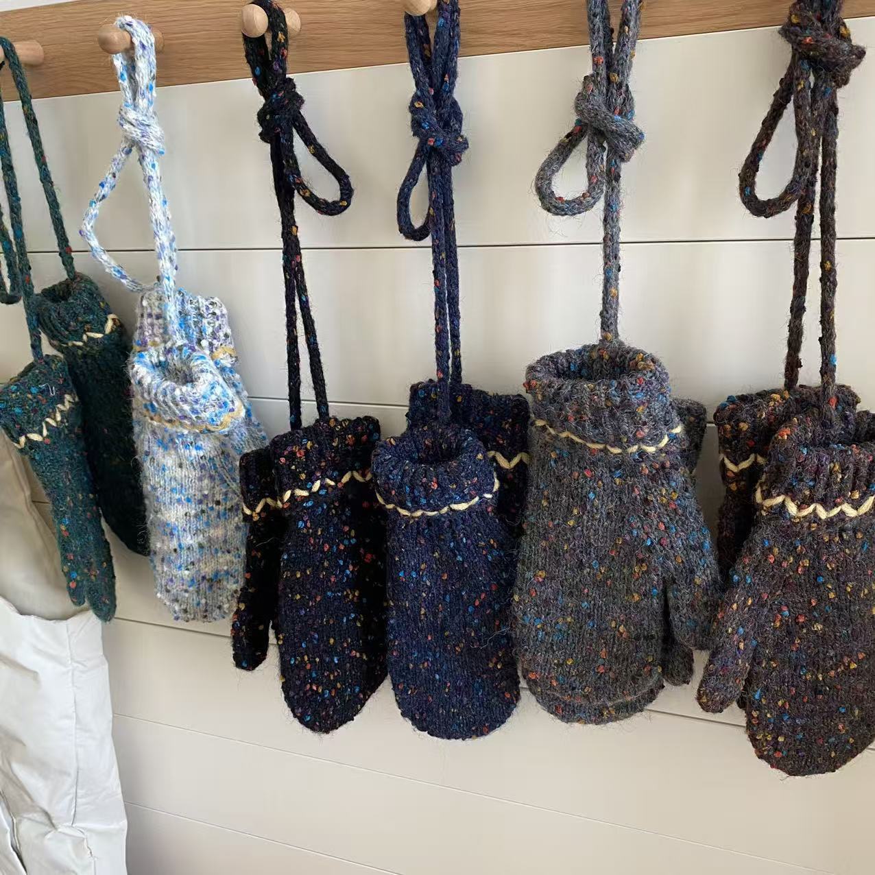 韩系手工编织彩点针织毛线手套女挂脖连指秋冬新款新款保暖手套潮