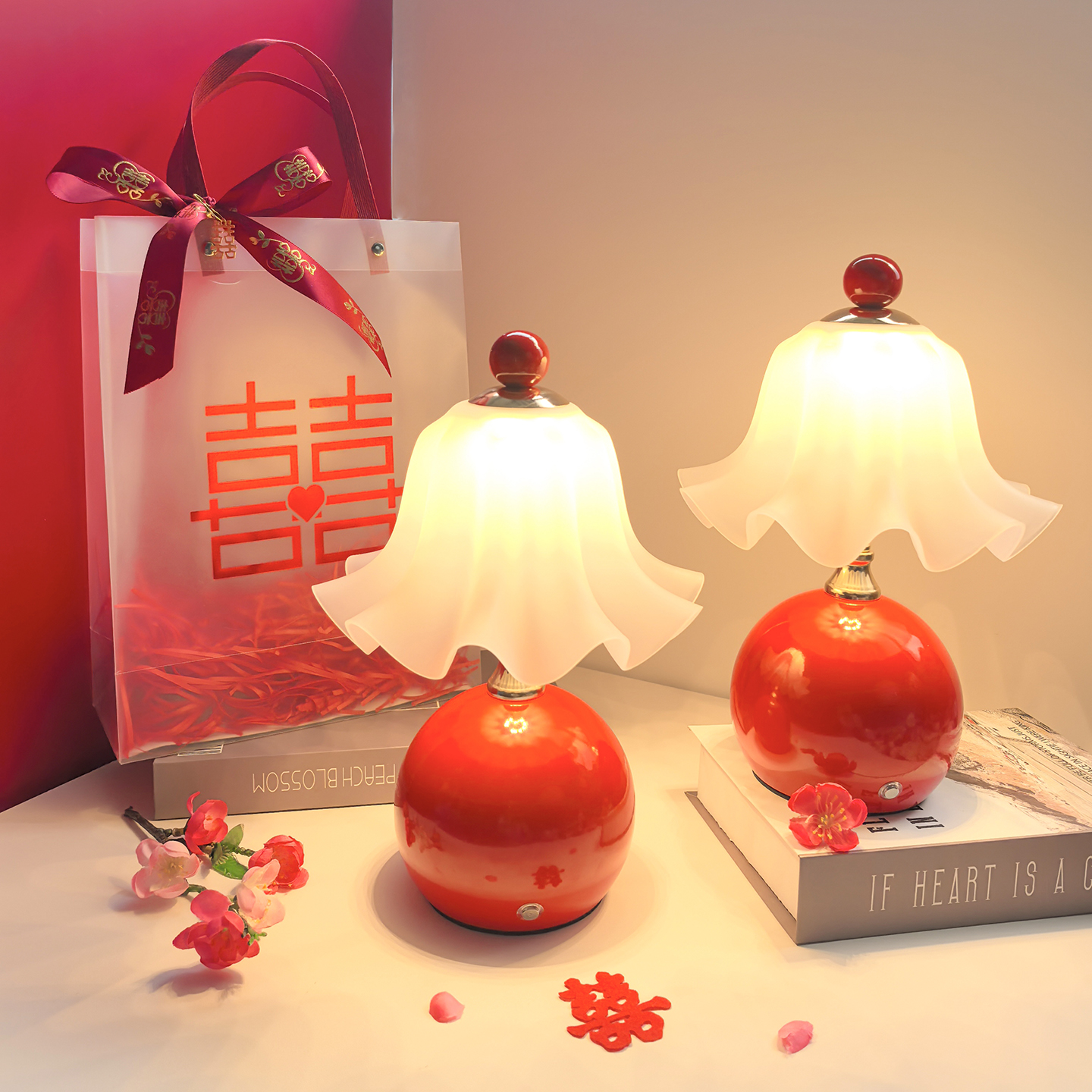 结婚台灯婚房床头灯送新人礼物陪嫁长明灯红色创意订婚送礼台灯