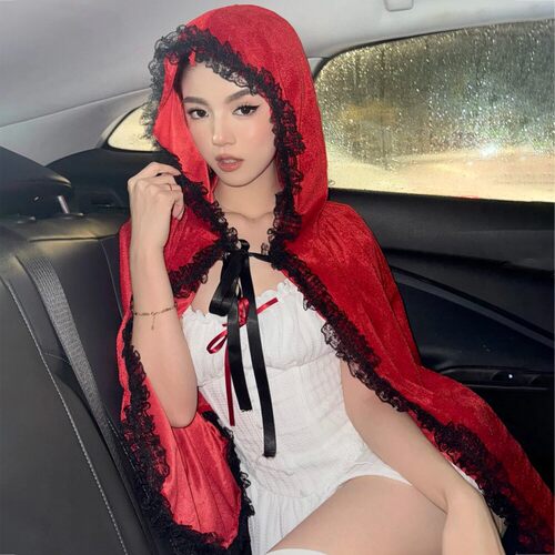 万圣节斗篷披风装扮吸血