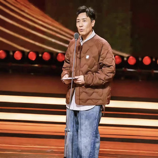 正确版本 UND 五道杠印花轻薄羽绒服 可收纳男女情侣款羽绒服夹克