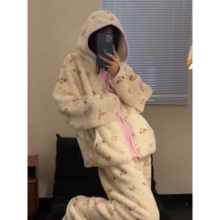 韩版少女可爱小狗印花珊瑚绒连帽睡衣女冬季加厚可外穿家居服套装
