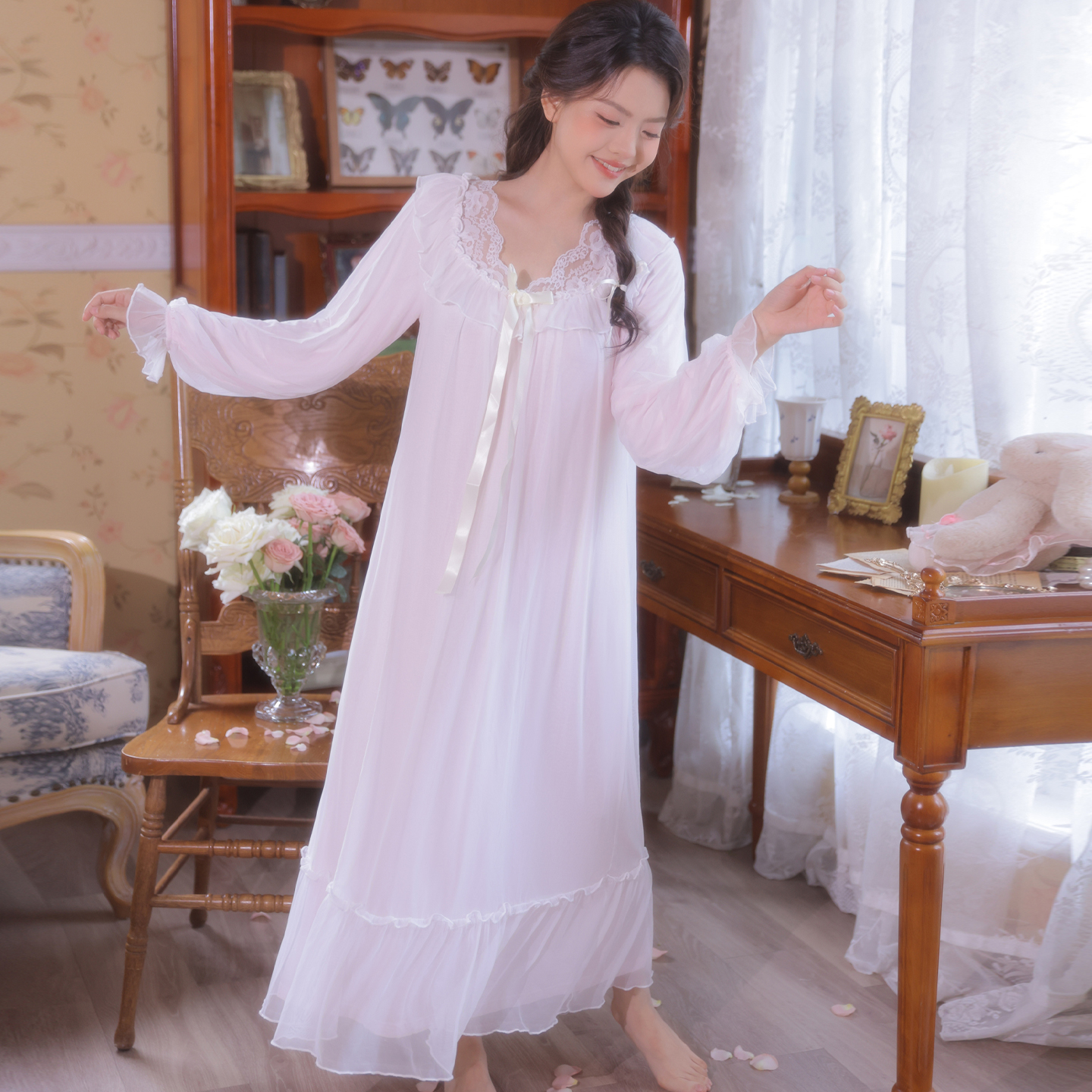 法式少女风V领蕾丝拼接网纱睡裙
