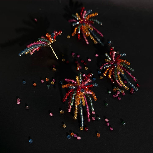 新年烟花耳环女小众设计感2026元旦红色耳饰耳钉彩色喜庆耳夹饰品