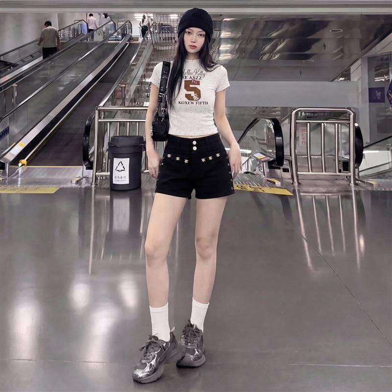 美式复古铆钉黑色牛仔短裤女2026夏新款高腰a字显瘦包臀辣妹热裤