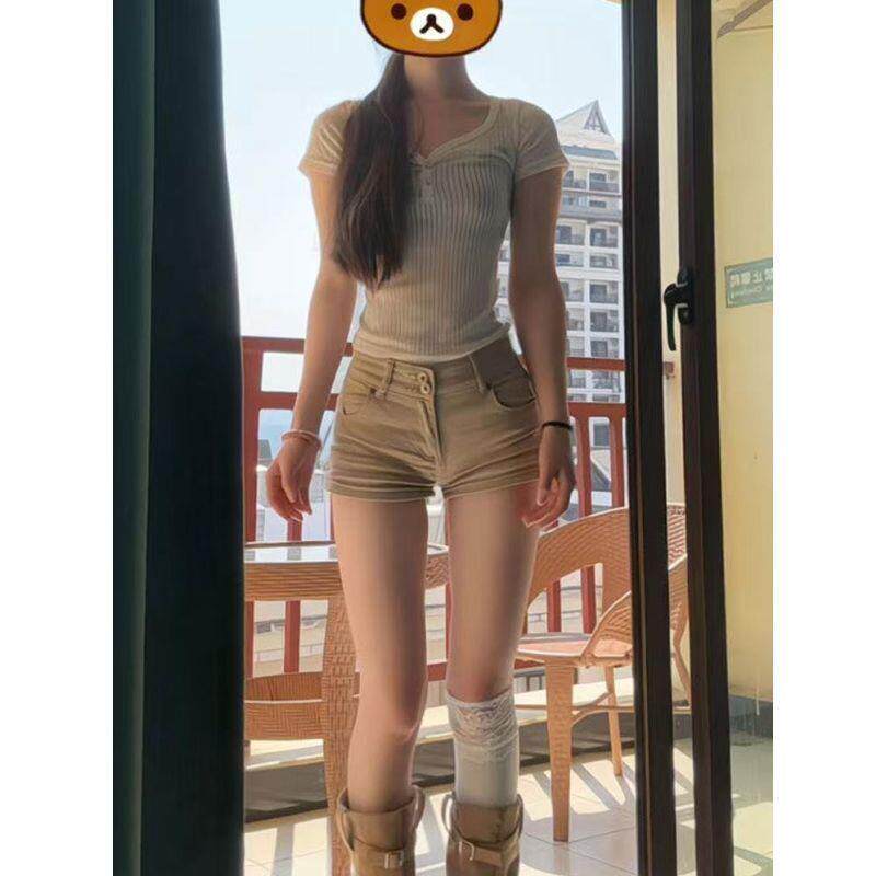 卡其色中腰牛仔短裤美式显瘦新款2026夏季休闲小个子百搭牛仔热裤