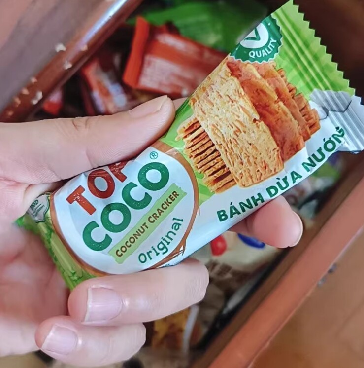 越南top coco生椰脆片210g原味椰子薄脆饼干酥性饼干休闲零食好吃