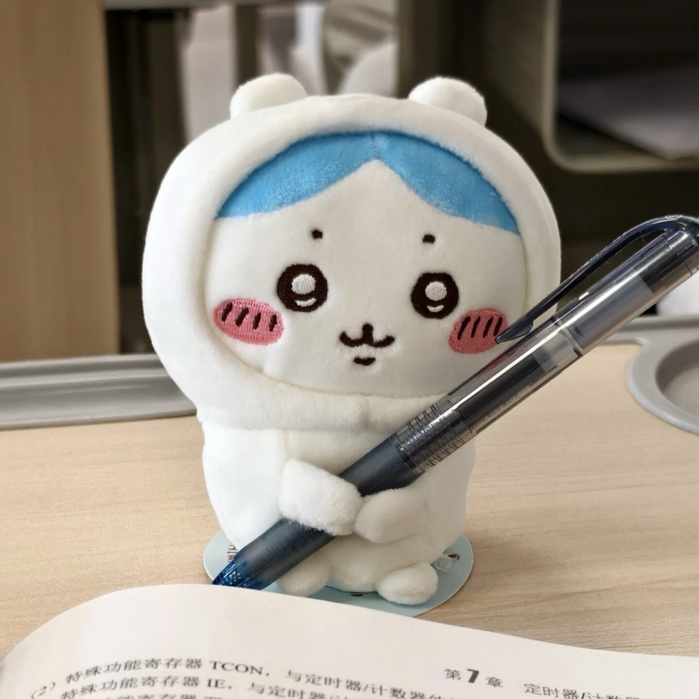日本正版揣手手小八挂件吉伊卡哇可爱握笔乌萨奇玩偶chiikawa公仔