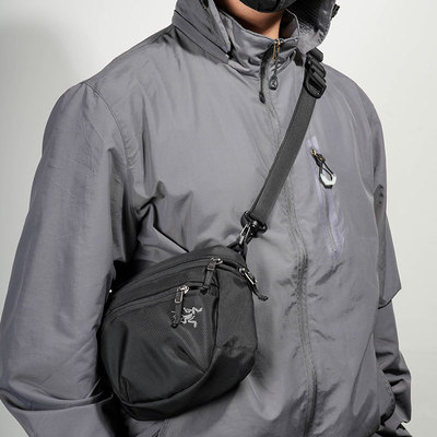 战术腰包户外腰带一体减压配件