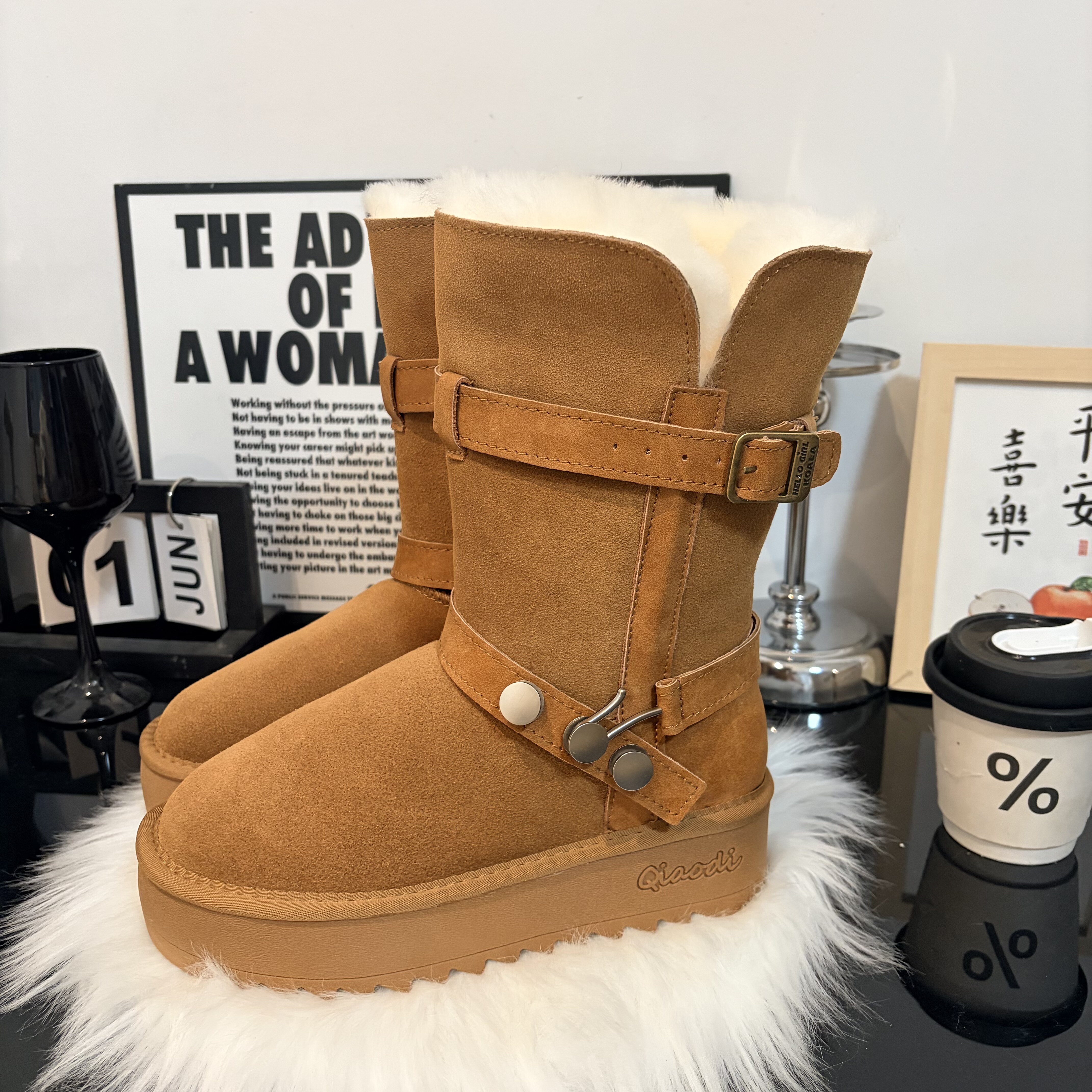 2025新款羊皮毛一体高筒雪地靴女搭扣轻便防滑松糕厚底骑士靴