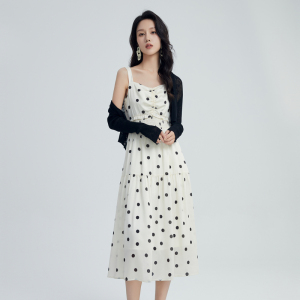 鲁思蒂圆点印花吊带连衣裙2026新款女夏季小个子气质显瘦性感裙子