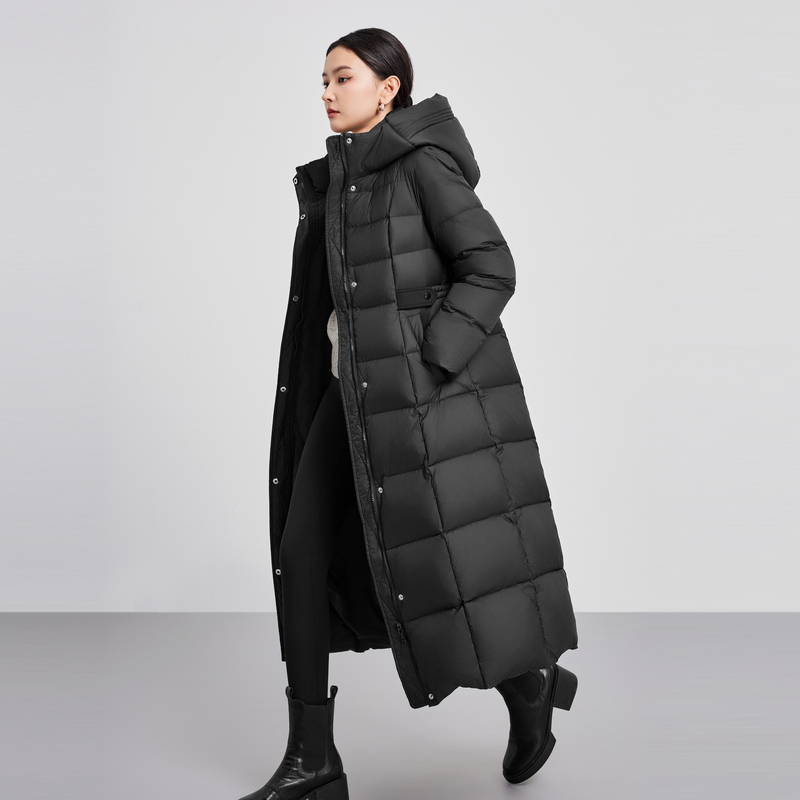 鲁思蒂长款保暖连帽羽绒服