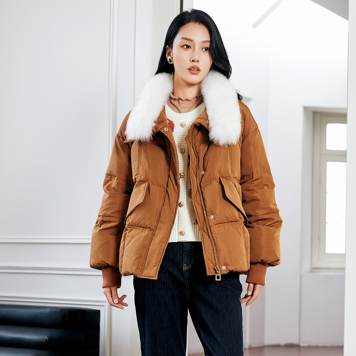 Lucidy/鲁思蒂狐狸毛领羽绒服