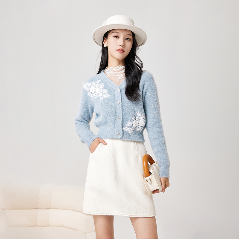 Lucidy/鲁思蒂长袖V领长袖针织衫