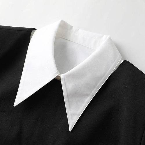 2026年新款女白色尖领可调节设计