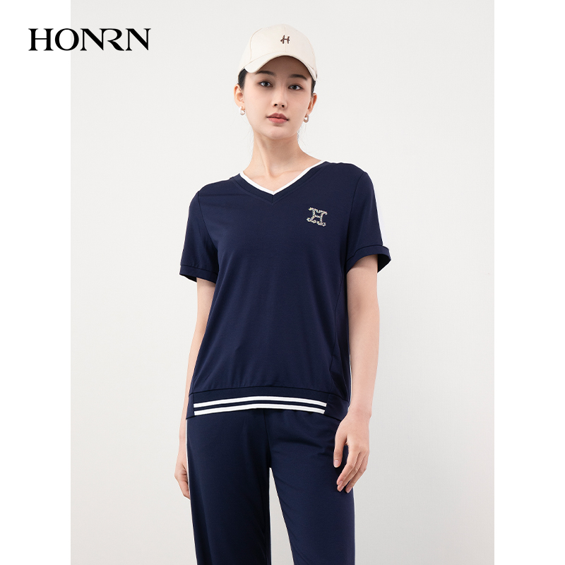 HONRN/红人修身显瘦烫钻v领T恤