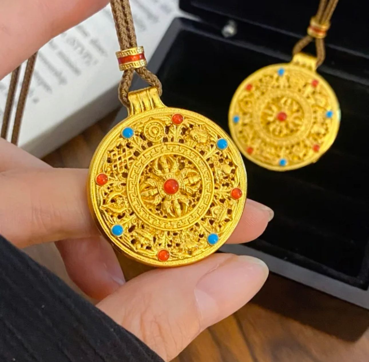 鎏金珐琅烧蓝金刚杵八宝罗盘花丝镂空新中式高级感毛衣链