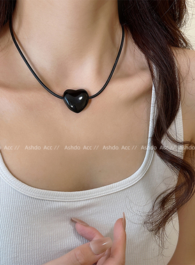 2024新款小众爱心吊坠配饰黑绳