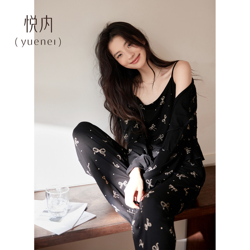 悦内带胸垫一体睡衣女款春秋纯棉长袖吊带家居服纯欲风黑色三件套