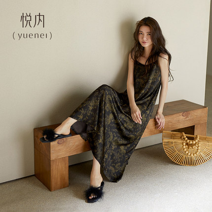 悦内带胸垫一体吊带睡裙女款睡衣夏季冰丝夏款丝绸时尚长款连衣裙