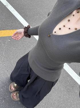 灰色短款低v领针织衫女春秋内搭紧身修身毛衣打底衫气质百搭上衣