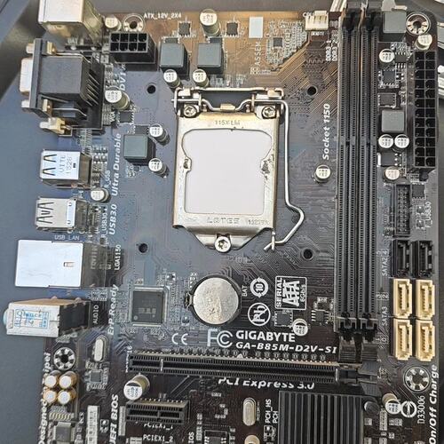 可维修技嘉GA-B85M-D2V-si，华硕h81m-d，两张主板议价