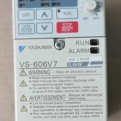 可维修CIMR-V7AT20P4 安川变频器三相220V0.4KW议价