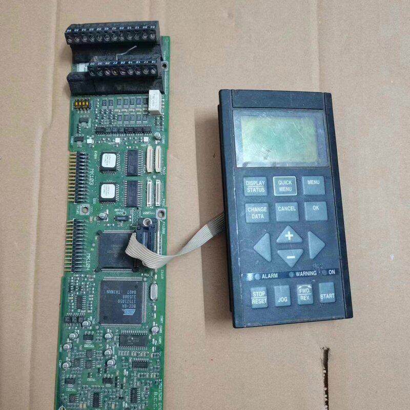 可维修丹佛斯变频器VLT5000主板,其中有一个电容碰掉了。配议价