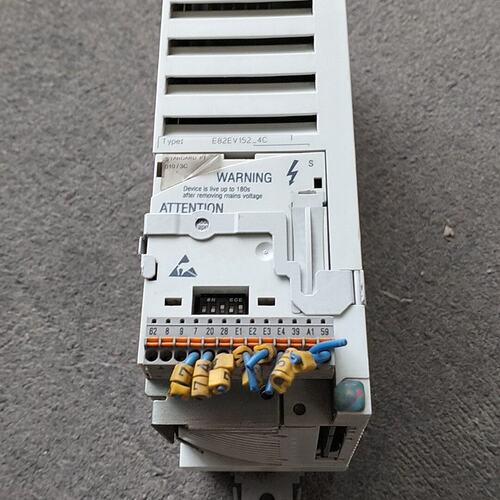 议价伦茨变频器E82EV152-4C，1.5kW三相380V，原可维修