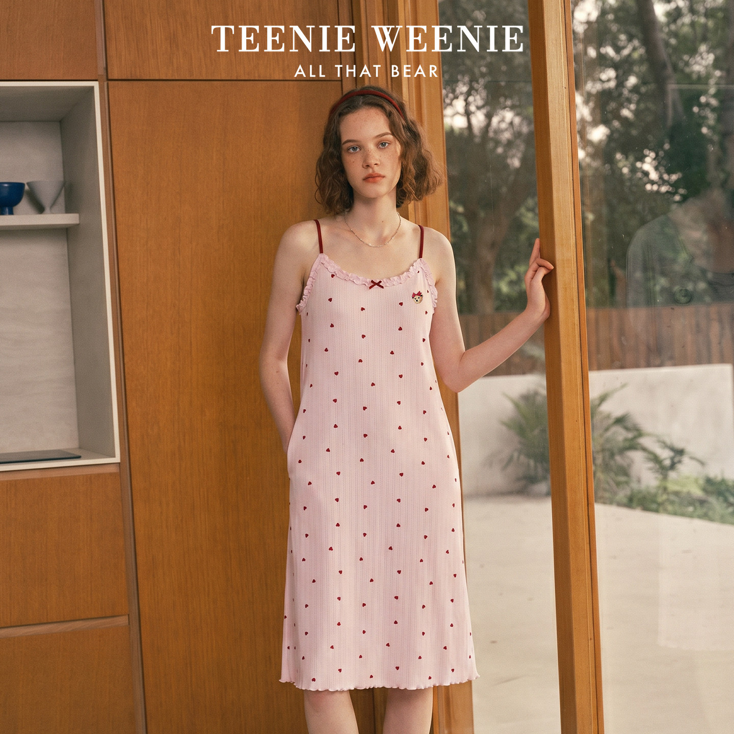 TeenieWeenie小熊莱赛尔吊带睡裙女自带胸垫爱心印花甜美风家居服