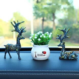 高档汽车中控台摆件车载香薰小车上车内装饰品一路平安鹿2023新款