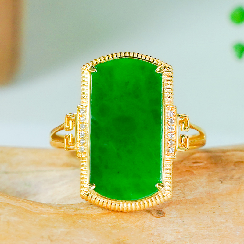 18K金A货阳绿翡翠无事牌戒指