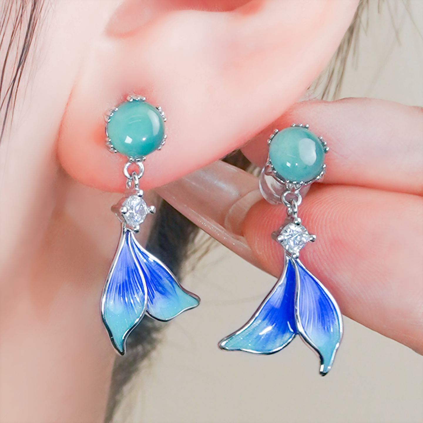 天然翡翠耳钉A货银镶嵌精致冰透高冰蛋面鱼尾耳坠