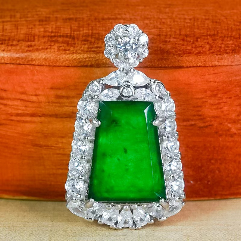 天然翡翠A货银镶嵌无事牌翡翠吊坠时尚豪镶花瓣梯形翡翠玉坠