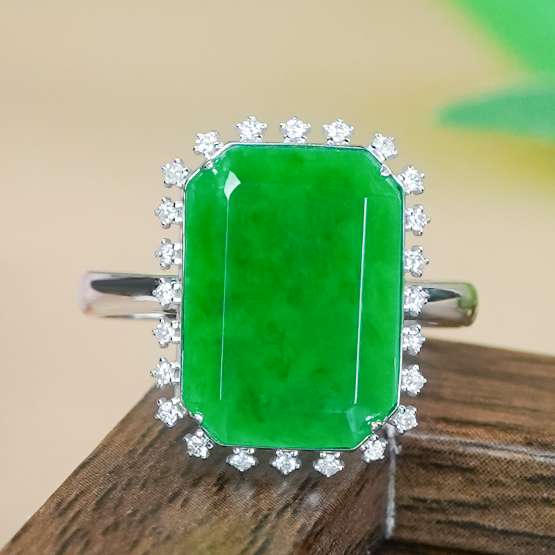 18k金镶嵌天然翡翠A货精致时尚感满绿龙石八角无事牌戒指