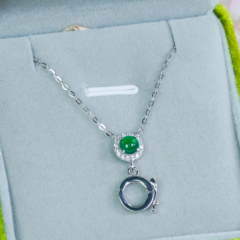 万能扣项链天然翡翠A货银镶时尚百搭精致冰辣绿蛋面玉坠（银白色