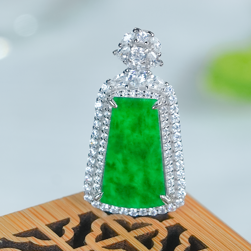 天然翡翠A货银镶扇形设计冰辣阳绿龙石银白无事牌吊坠母亲节520