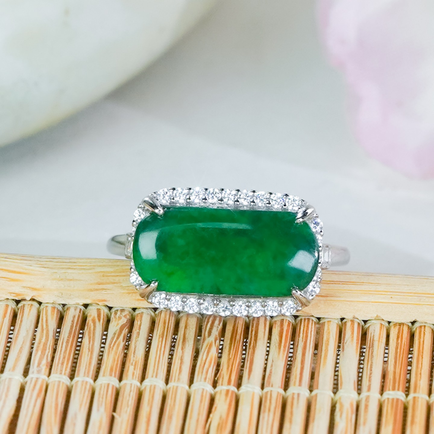 银镶A货翡翠龙石无事牌活口戒