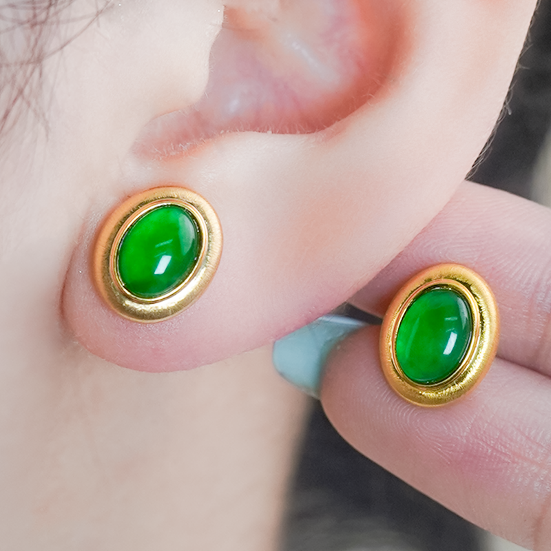 18K金镶嵌天然高冰翡翠耳钉