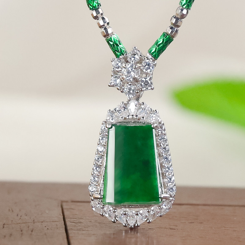 送老婆送妈妈冰种辣阳绿-翡翠a货豪镶无事牌吊坠情人节送礼